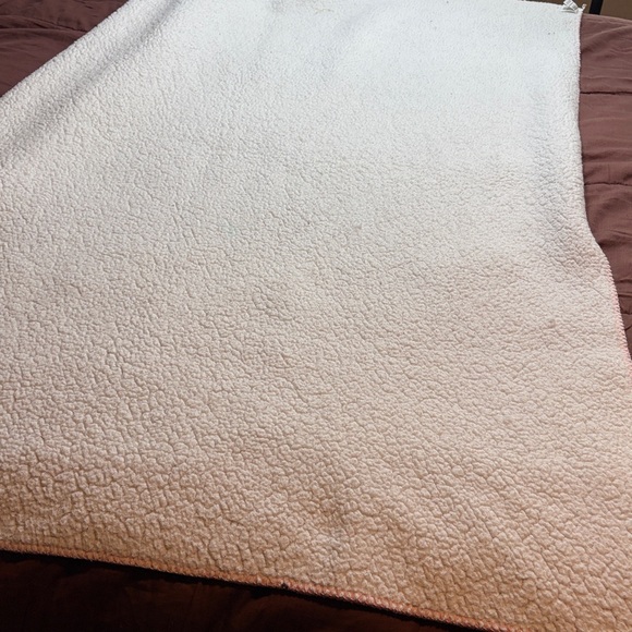 Throw Blanket by Pink Victoria’s Secret Brand.  EUC! - Picture 5 of 12